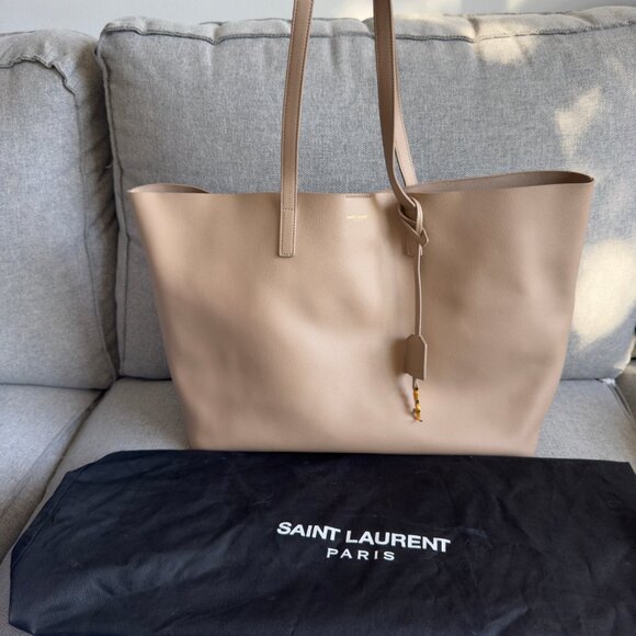 SAINT LAURENT East West large leather tote - Picture 2 of 16